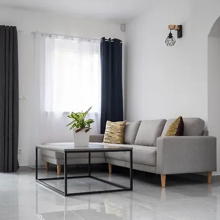 Irisz Балатонмариафюрдё